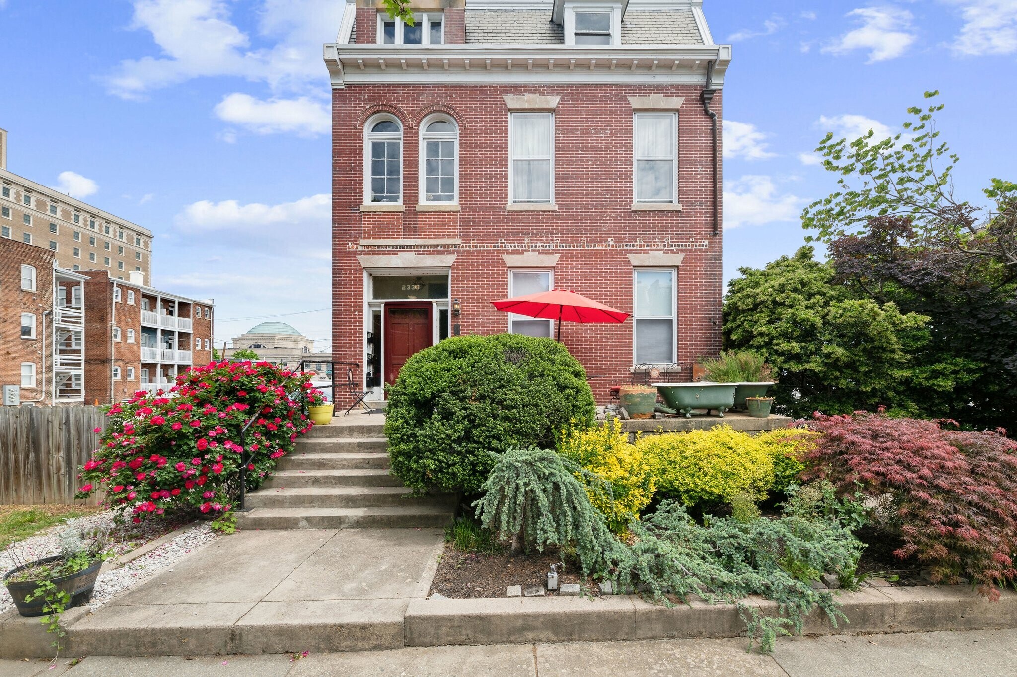 2338 W Grace St, Richmond, VA à vendre Photo de l’immeuble– Image 1 sur 9