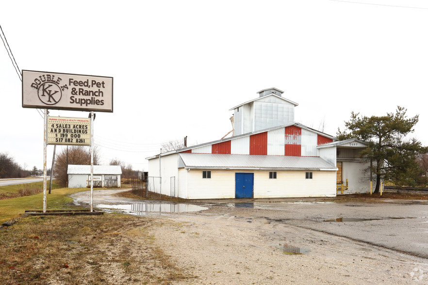 5607 Millett Hwy, Lansing, MI à louer - Photo de l’immeuble – Image 2 sur 6