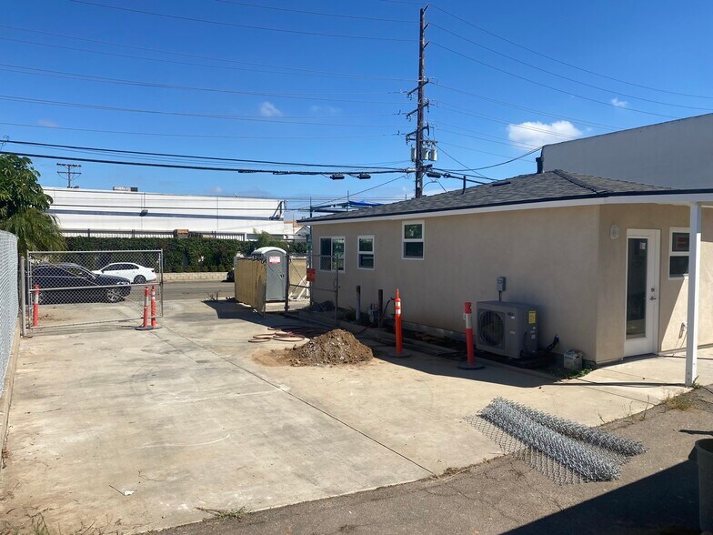 837 W 17th St, Costa Mesa, CA à louer - Photo intérieure – Image 3 sur 8
