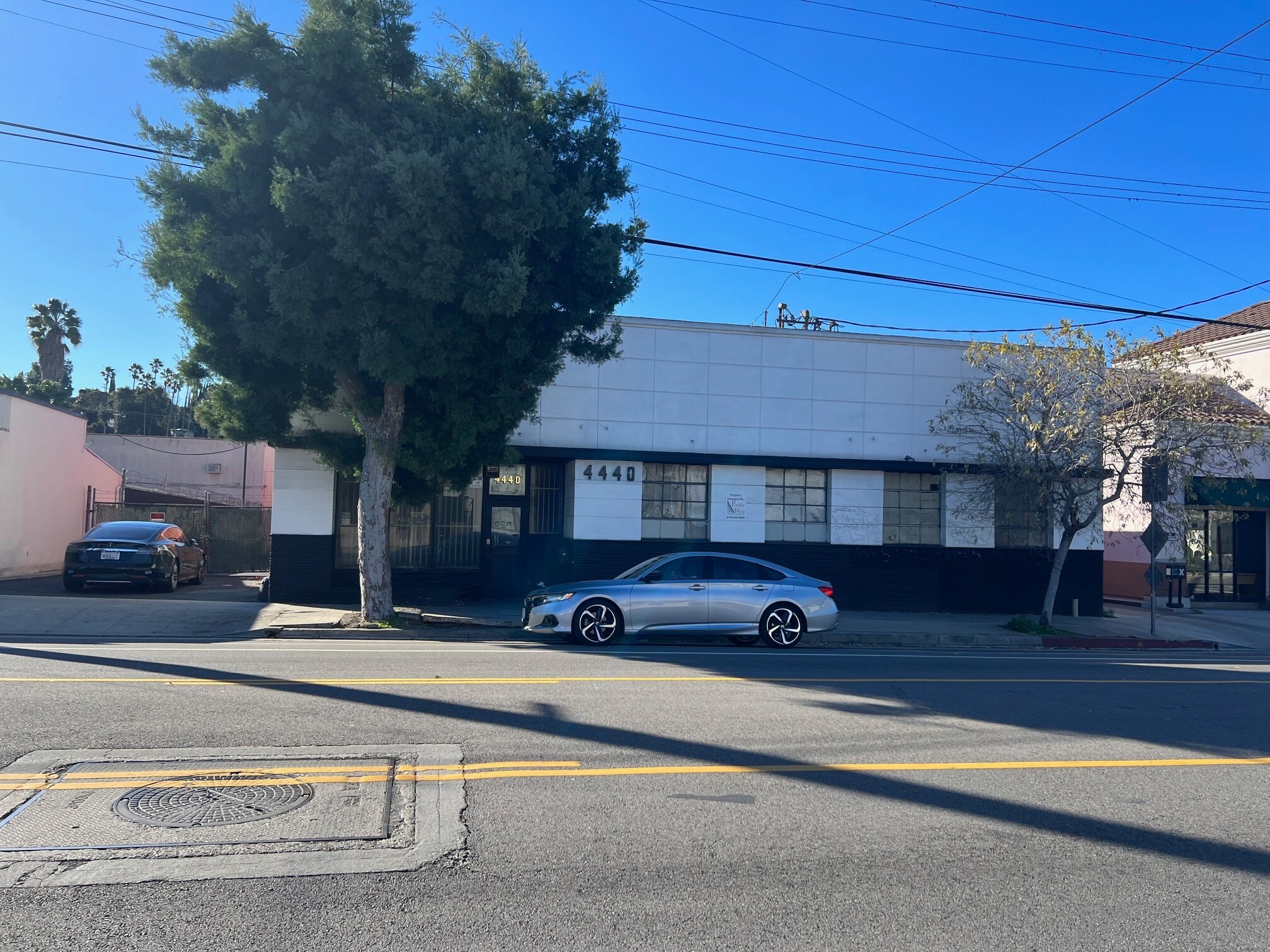 4440 York Blvd, Los Angeles, CA à louer Photo principale– Image 1 sur 12