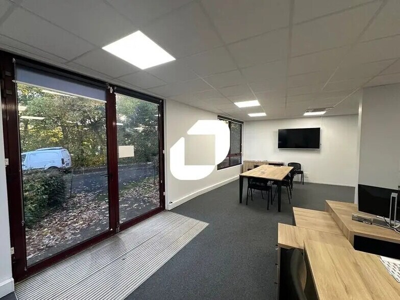 Bureau dans Saint-Germain-en-Laye à louer - Photo de l’immeuble – Image 2 sur 8