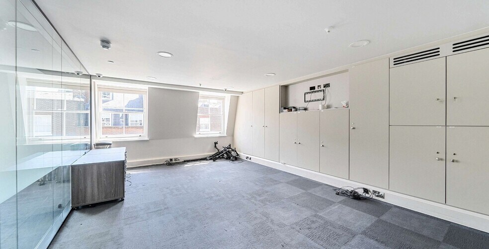 46 Hertford St, Londres à vendre - Photo de la construction – Image 3 sur 9