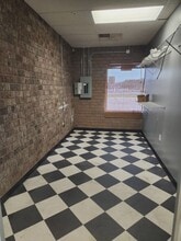 1102-1104 W Fairfield Rd, High Point, NC à louer Photo intérieure– Image 2 sur 5