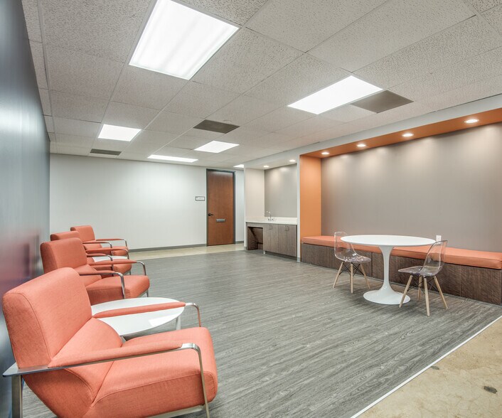 9550 Forest Ln, Dallas, TX à louer - Photo intérieure – Image 3 sur 6