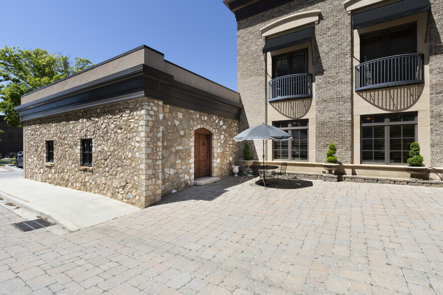 151 E Church St, Anderson, SC à louer - Photo de l’immeuble – Image 2 sur 22