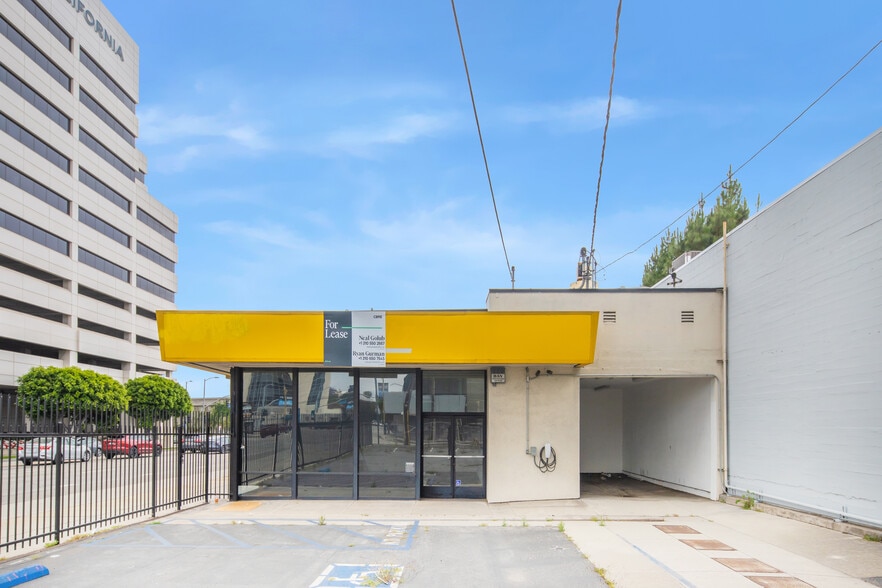 11151 W Olympic Blvd, Los Angeles, CA à louer - Photo de l’immeuble – Image 2 sur 6