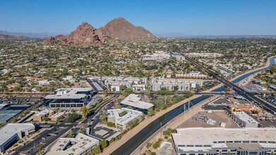 5050 N 40th St, Phoenix, AZ à louer Photo intérieure– Image 1 sur 3