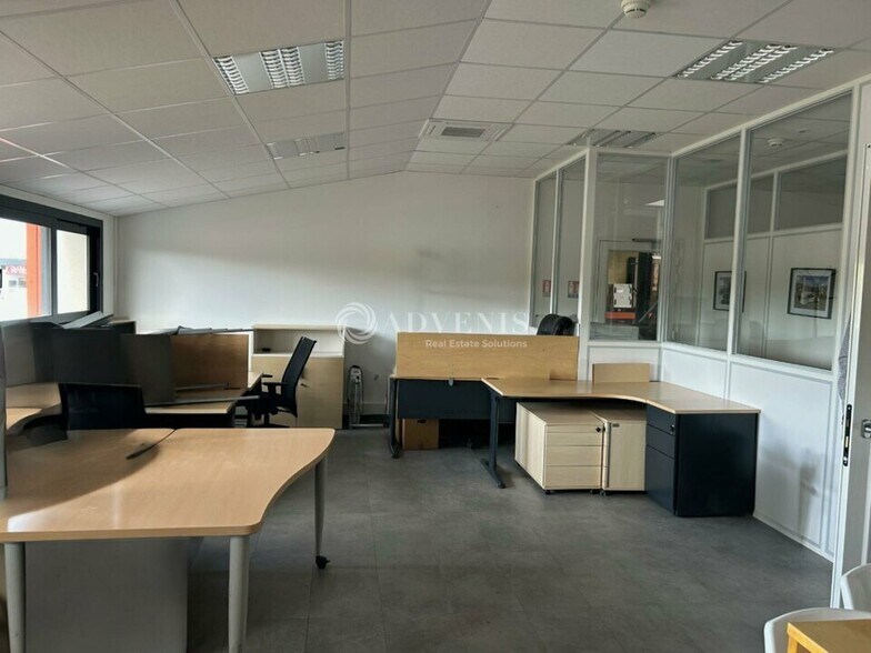 Bureau dans La Ville-aux-Dames à louer - Photo intérieure – Image 2 sur 12