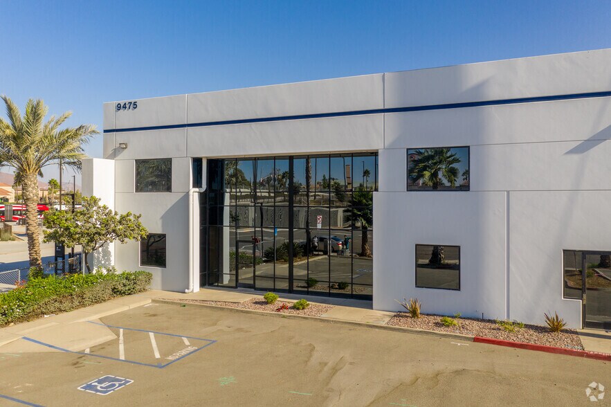 9475 Nicola Tesla Ct, San Diego, CA à louer - Photo de l’immeuble – Image 3 sur 6