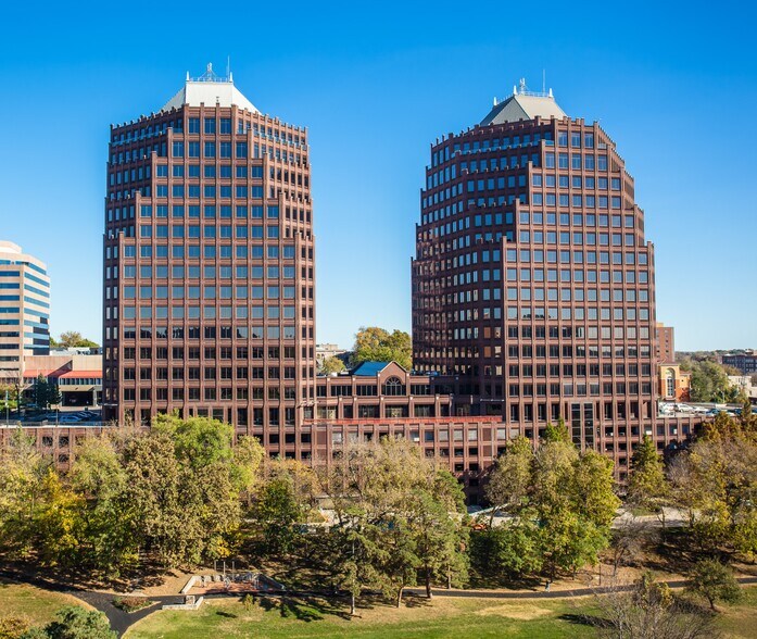 4520 Main St, Kansas City, MO à louer - Photo de l’immeuble – Image 1 sur 8