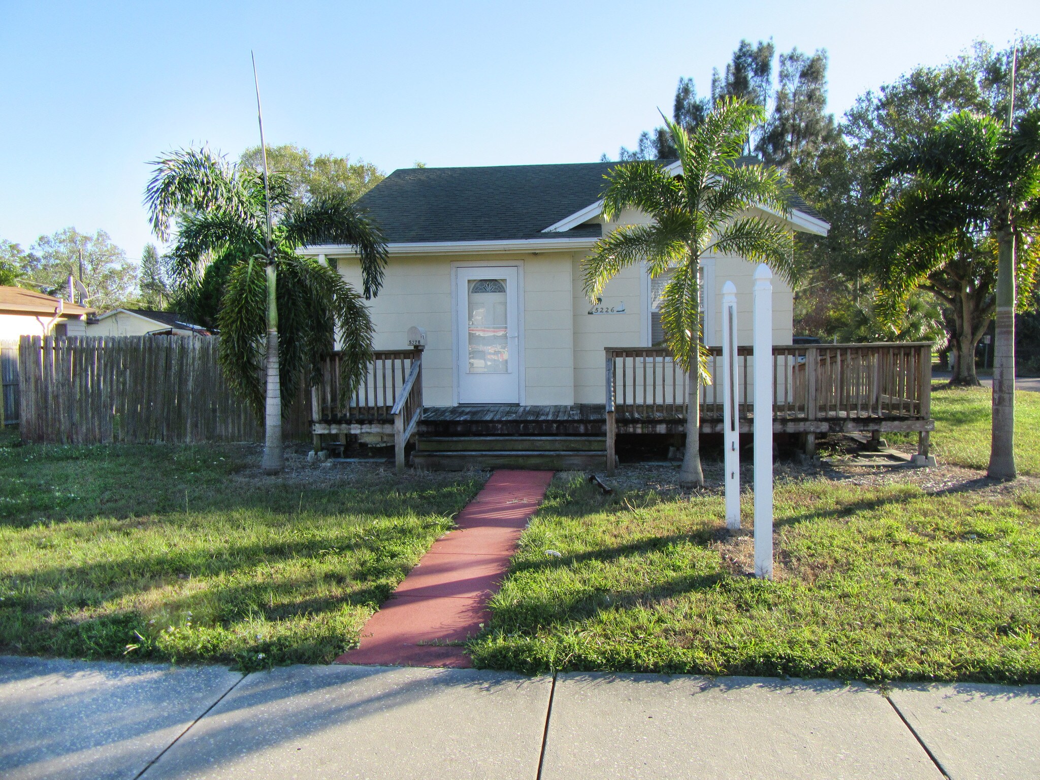 5226 Gulfport Blvd S, Gulfport, FL à louer Photo de l’immeuble– Image 1 sur 12