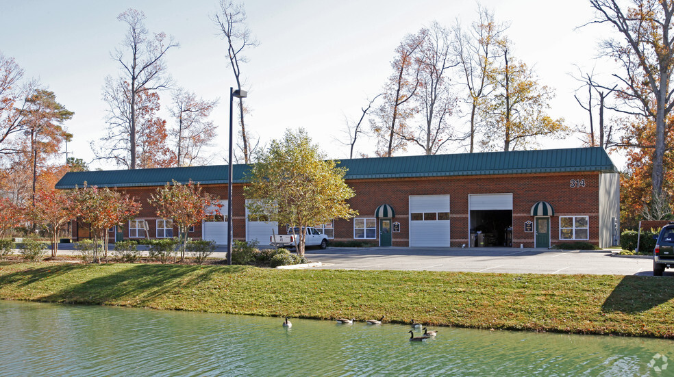 314-324 Old York Hampton Hwy, Yorktown, VA à louer - Photo principale – Image 1 sur 3