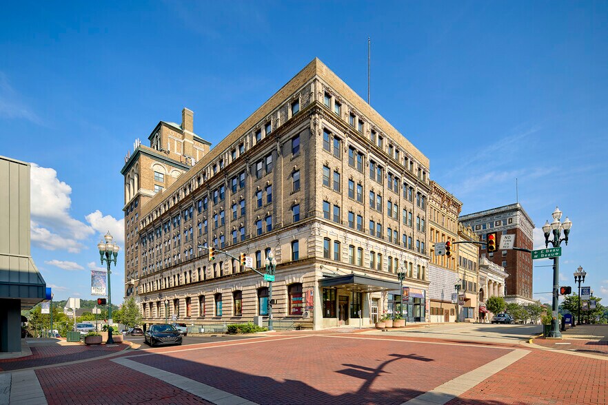 6 S Main St, Washington, PA à louer - Photo de l’immeuble – Image 1 sur 13