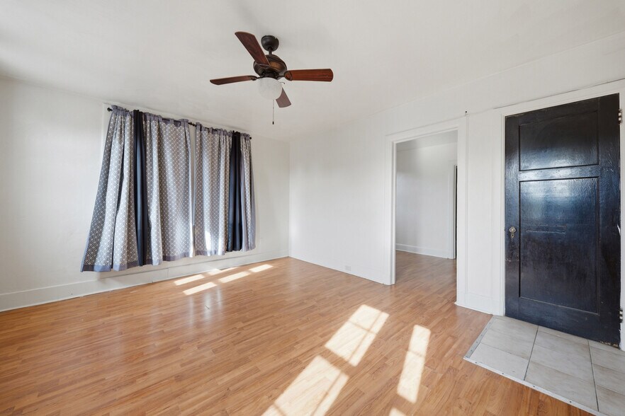 2811-2815 Colonial Avenue portefeuille de 2 biens à vendre sur LoopNet.fr - Photo de l’immeuble – Image 3 sur 7