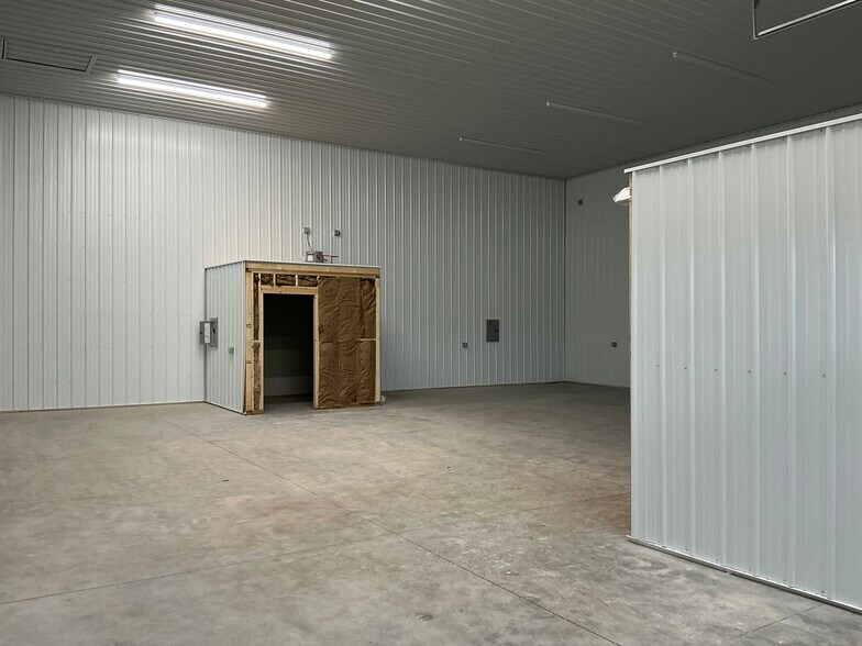 2160 Alvin Rd, Grand Island, NY à louer - Photo intérieure – Image 2 sur 9