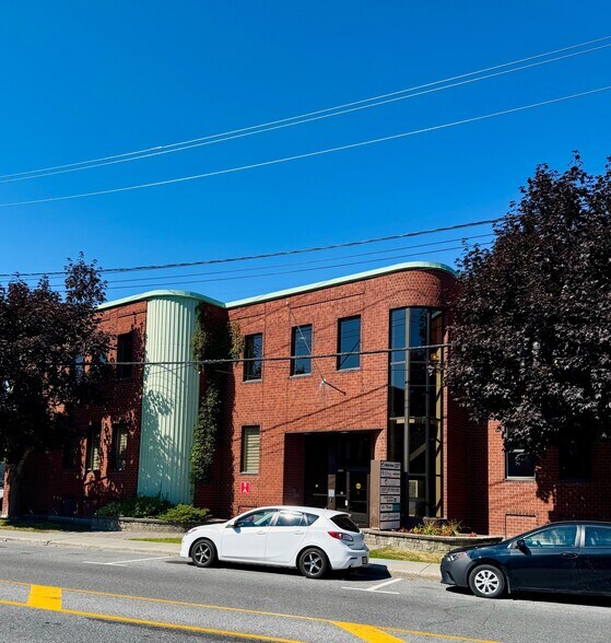 1085 Ch Du Côteau-Rouge, Longueuil, QC à louer - Photo de l’immeuble – Image 3 sur 11