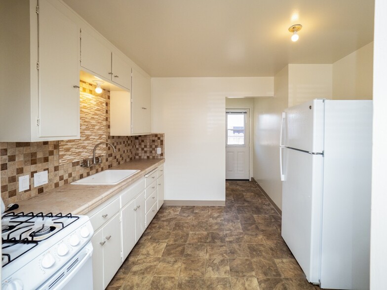 24039 Park St, Hayward, CA à vendre - Photo de l’immeuble – Image 2 sur 4