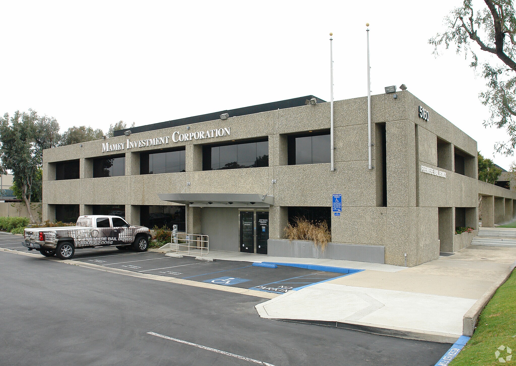 5160 Birch St, Newport Beach, CA à louer Photo principale– Image 1 sur 4