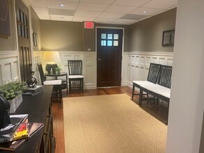 6723 Whittier Ave, McLean, VA à louer Photo intérieure– Image 2 sur 12