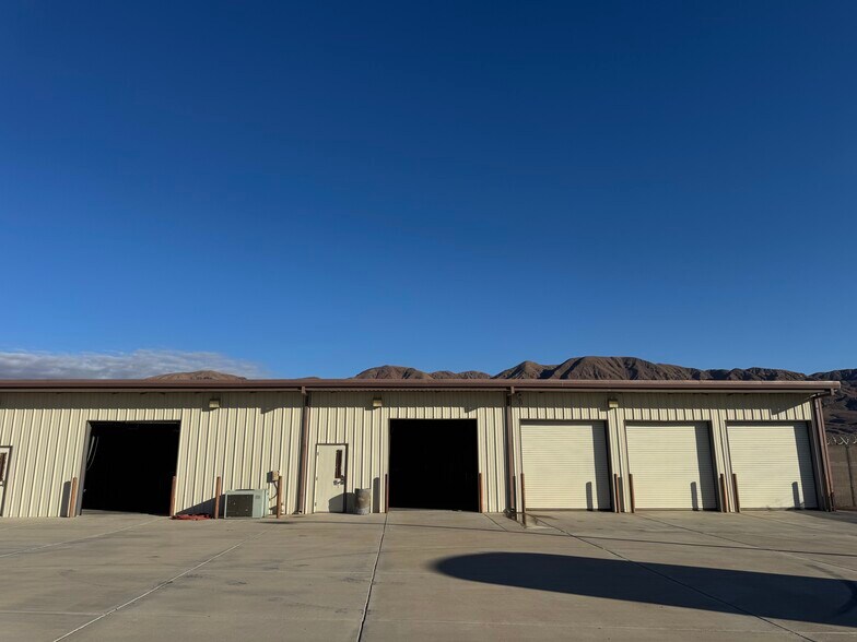 36184 1st St, Yermo, CA à louer - Photo de l’immeuble – Image 3 sur 6
