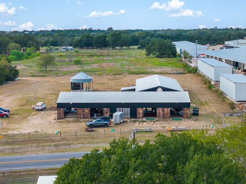 1440 TX-237 Hwy, Round Top, TX à vendre - Photo de l’immeuble – Image 2 sur 17