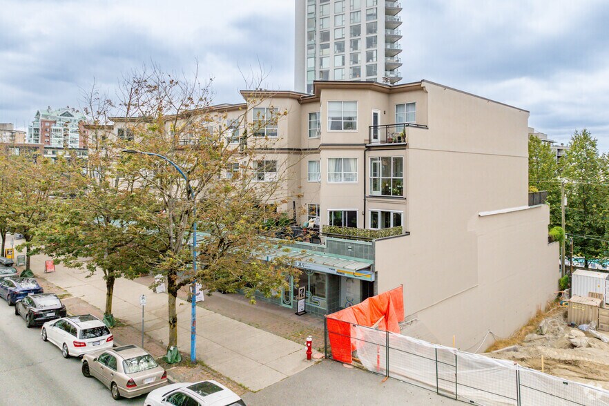 149-155 3rd St W, North Vancouver, BC à louer - Photo de l’immeuble – Image 2 sur 3