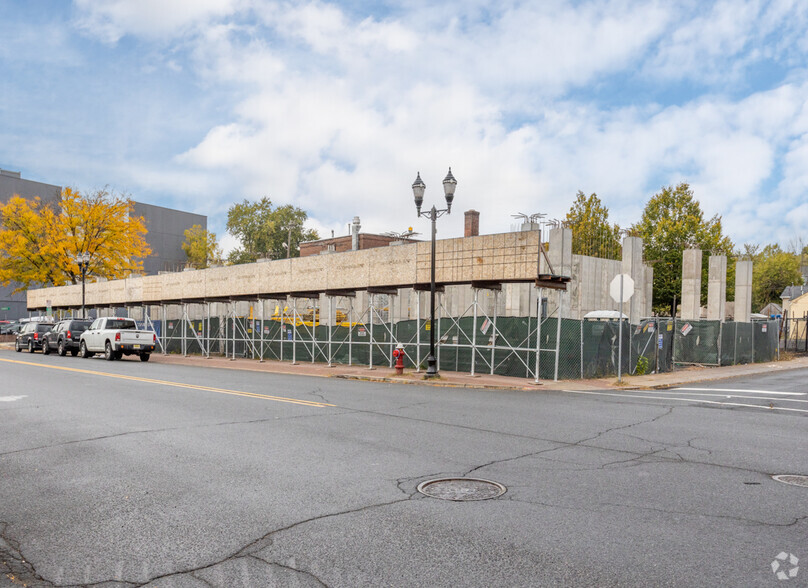 1 E Main St, Bound Brook, NJ à louer - Photo de l’immeuble – Image 3 sur 43