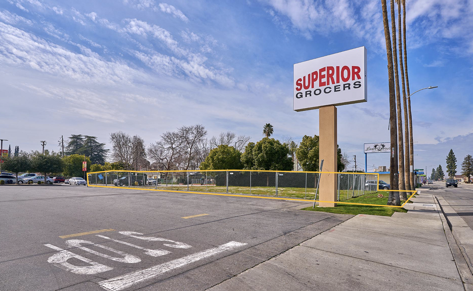1115 Union Ave, Bakersfield, CA à louer - Photo de l’immeuble – Image 2 sur 5
