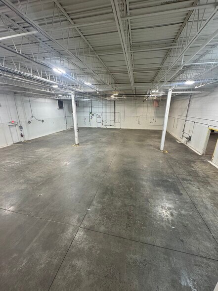 25 Styertowne Rd, Clifton, NJ à louer - Photo de l’immeuble – Image 2 sur 4