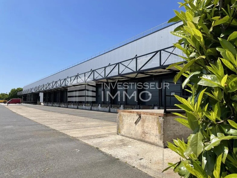 Industriel/Logistique dans Lieusaint à louer - Photo de l’immeuble – Image 2 sur 5