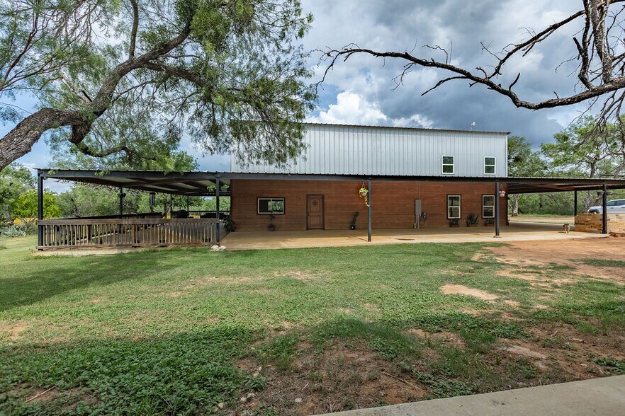 7485 Smith Rd, Somerset, TX à vendre - Photo de l’immeuble – Image 3 sur 15
