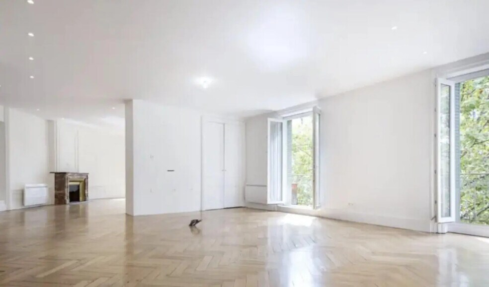 Bureau dans Paris à louer - Photo de l’immeuble – Image 2 sur 10