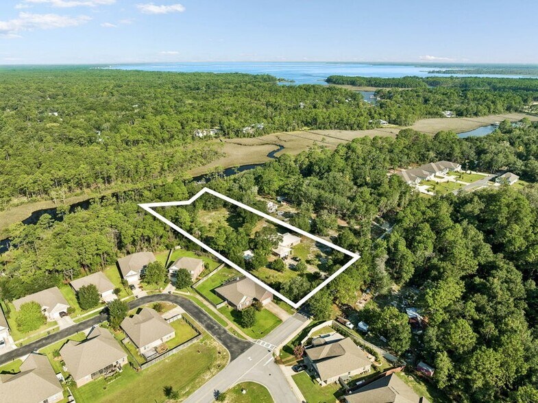 651 Old Ferry Rd, Santa Rosa Beach, FL à vendre - Photo principale – Image 1 sur 26