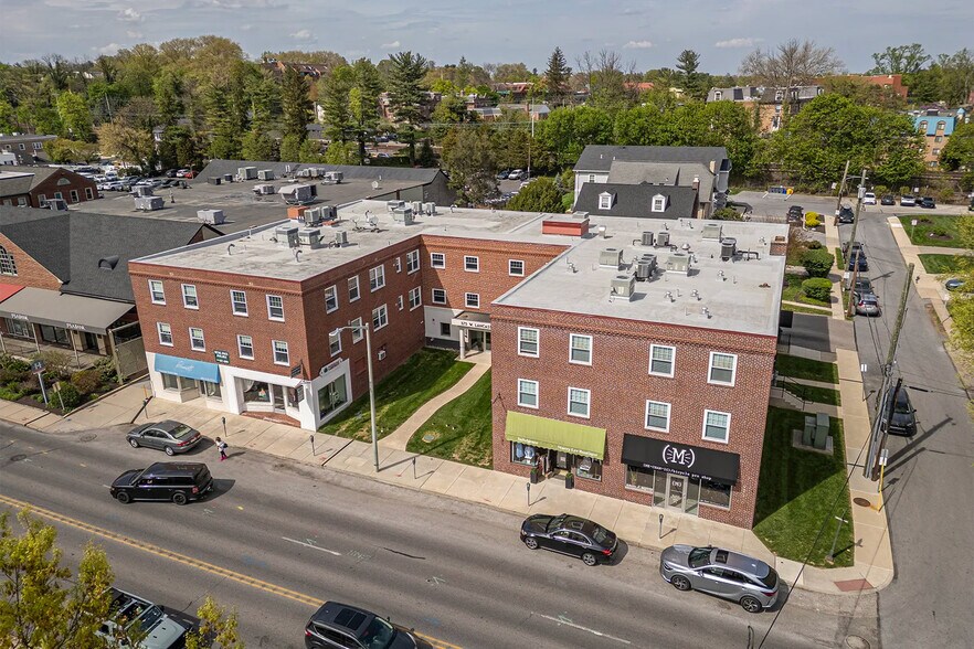 371 Lancaster Ave, Haverford, PA à louer - Photo de l’immeuble – Image 2 sur 9