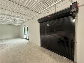 1 Electronics Dr, Hamilton, NJ à louer Photo intérieure– Image 2 sur 9