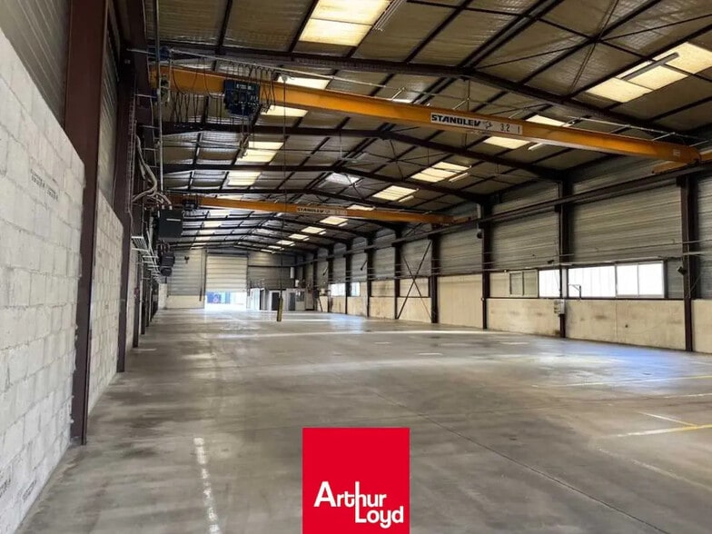 Bureau dans Belleville-en-Beaujolais à louer - Photo de l’immeuble – Image 1 sur 6