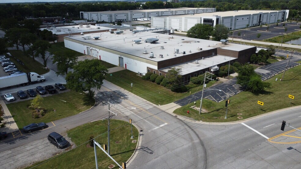 250 S Hicks Rd, Palatine, IL à vendre - Aérien – Image 1 sur 5