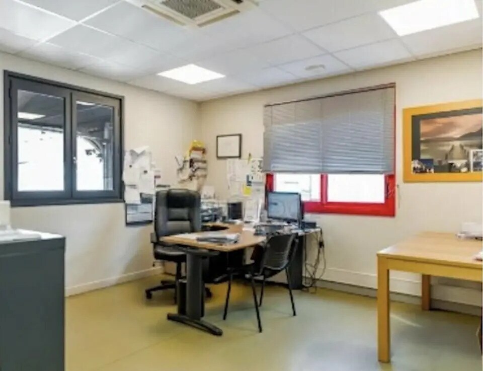 Local d’activités dans Vénissieux à louer Photo intérieure– Image 1 sur 10