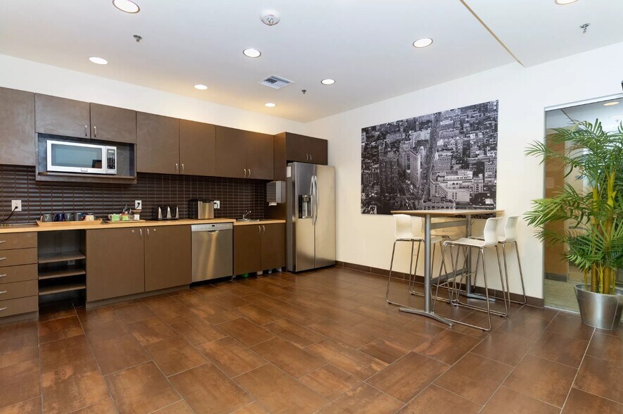 5200 SW Meadows Rd, Lake Oswego, OR à louer - Photo intérieure – Image 2 sur 7