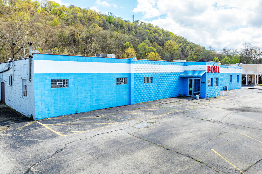 1220 Long Run Rd, White Oak, PA à vendre - Photo de l’immeuble – Image 3 sur 21