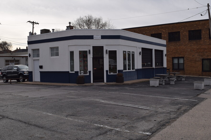 719 N 6th St, Kansas City, KS à vendre - Photo de l’immeuble – Image 1 sur 8