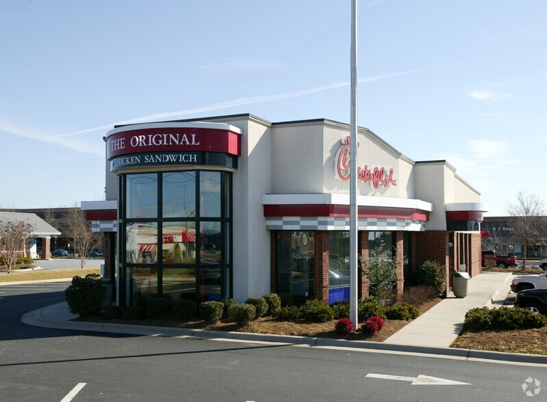 659 Fairview Rd, Simpsonville, SC à louer - Photo de l’immeuble – Image 2 sur 4
