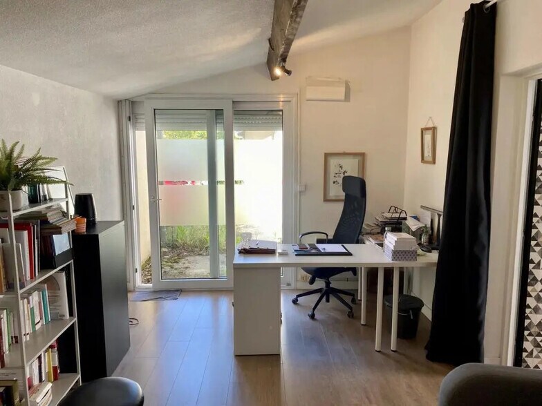 Bureau dans Pessac à vendre - Photo de l’immeuble – Image 2 sur 6