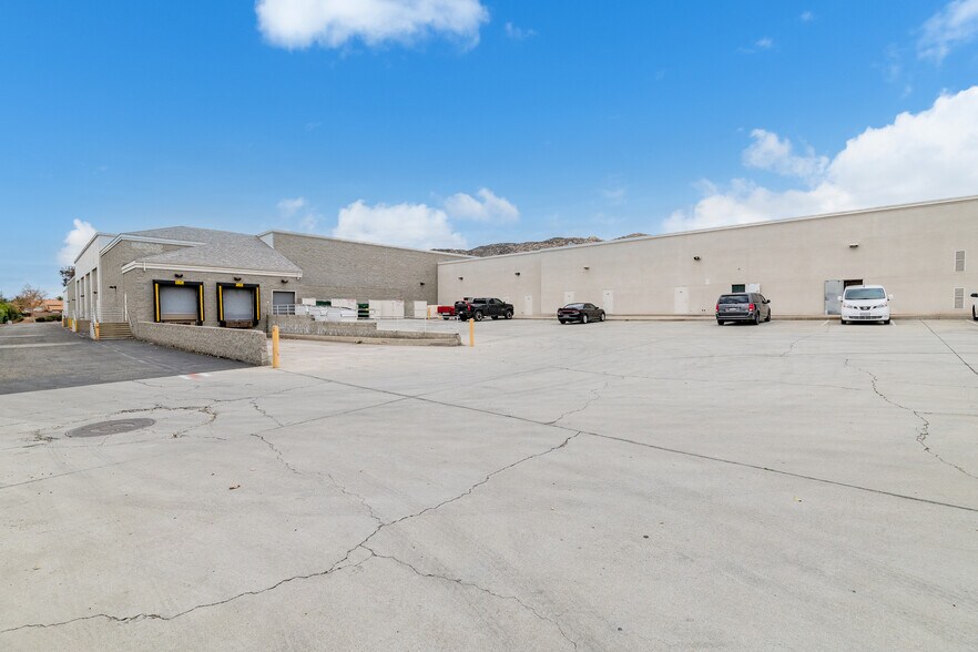 23575 Sunnymead Ranch Pky, Moreno Valley, CA à vendre - Photo de l’immeuble – Image 2 sur 15