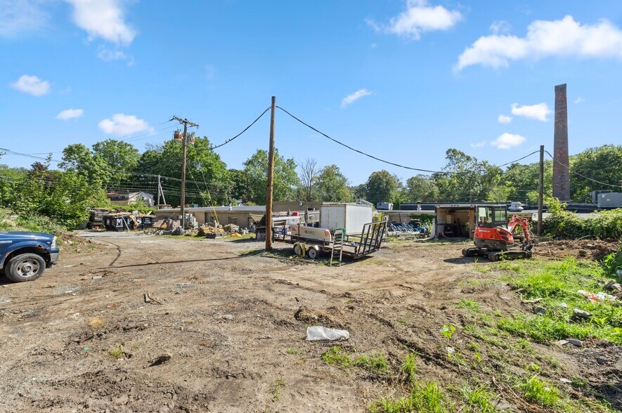 80 Jackson Flat Rd, Hope, RI à vendre - Photo de l’immeuble – Image 3 sur 37