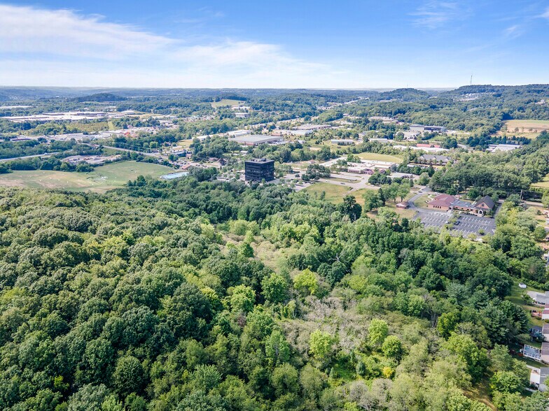 8032 Rowan Rd, Cranberry Township, PA à vendre - Aérien – Image 1 sur 6
