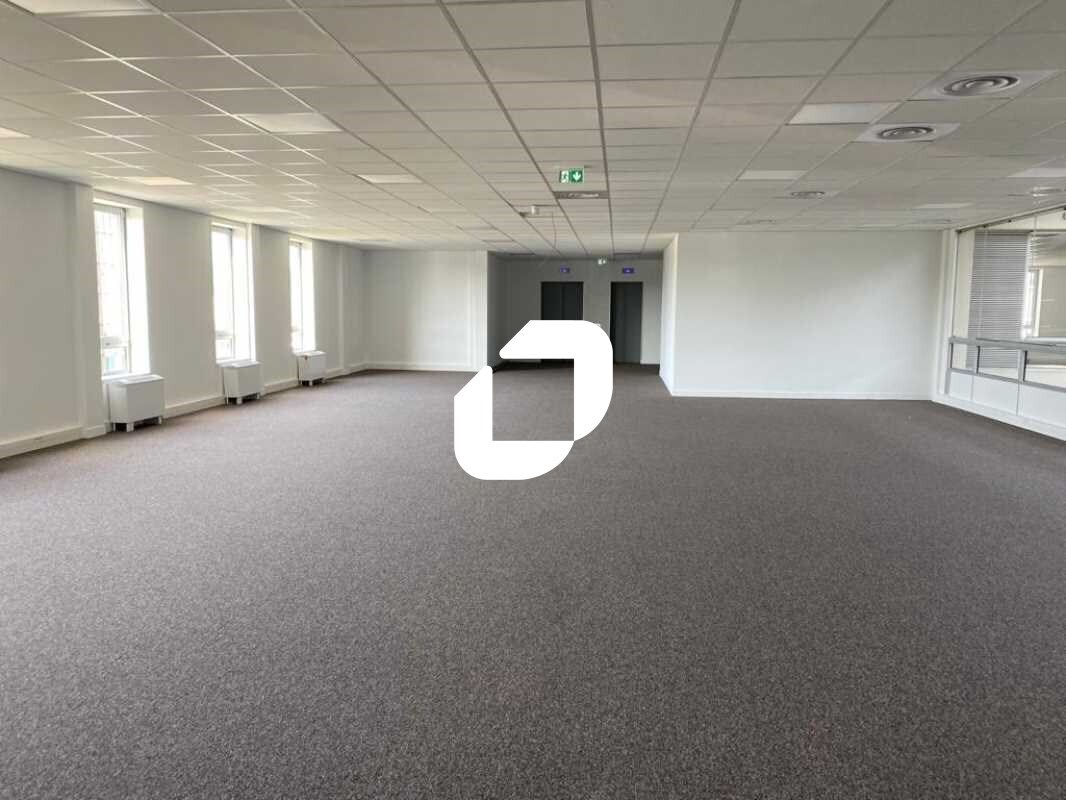 Bureau dans Cergy à louer Photo de l’immeuble– Image 1 sur 11