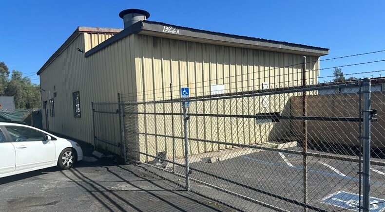 1318 W Mission Rd, Escondido, CA à vendre - Photo de l’immeuble – Image 3 sur 5