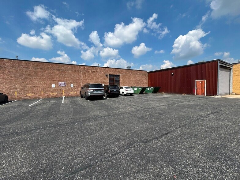 4300 N Knox Ave, Chicago, IL à vendre - Photo de l’immeuble – Image 2 sur 20