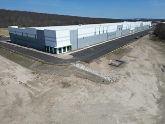Plus de détails pour 151 N Chestnut Hill Drive, Hazleton, PA - Industriel/Logistique à louer